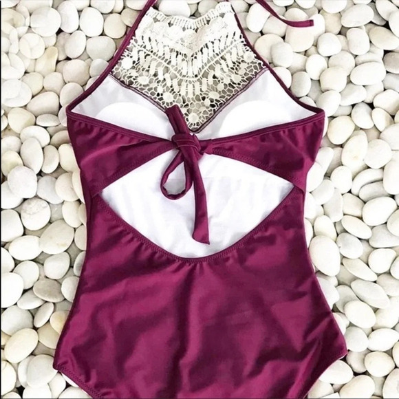 Cupshe Broken Wine One Piece Halter Crochet Large Swimsuit Boho Costal Bikini - Picture 5 of 8